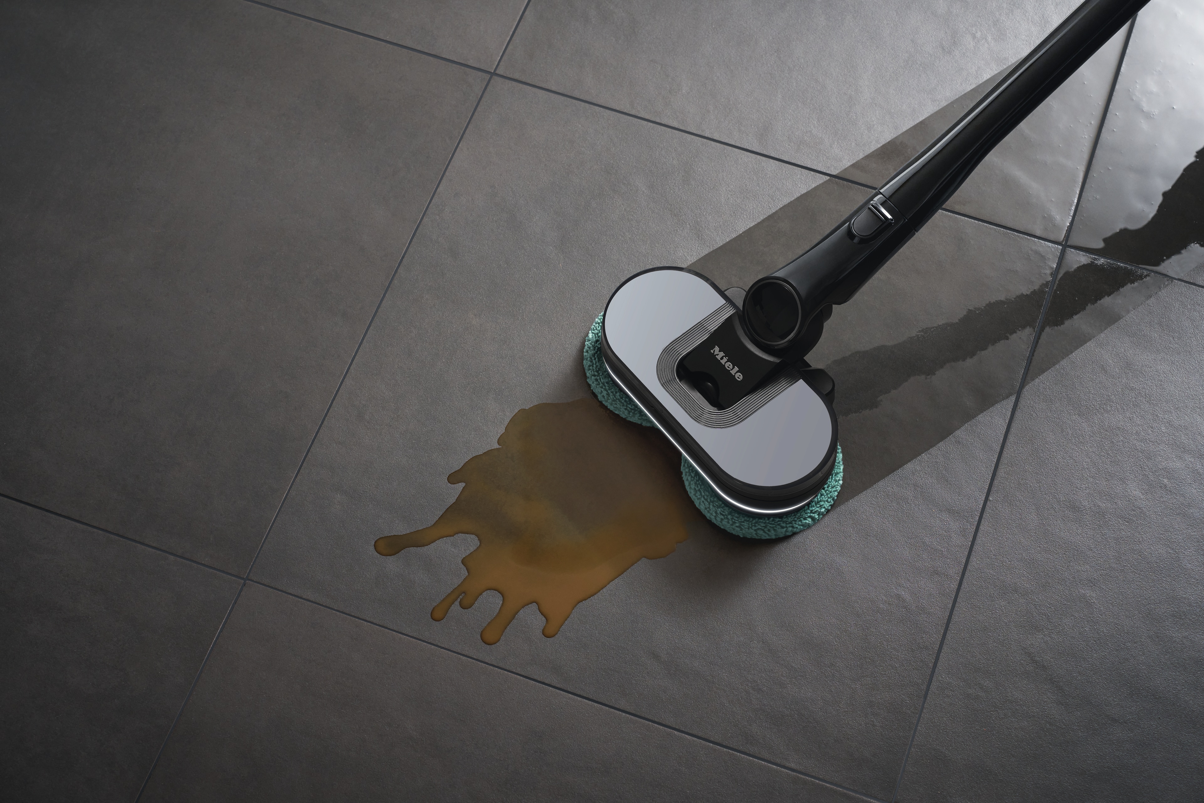 Miele Triflex HX3 Plus Aqua Obsidianschwarz Akkusauger